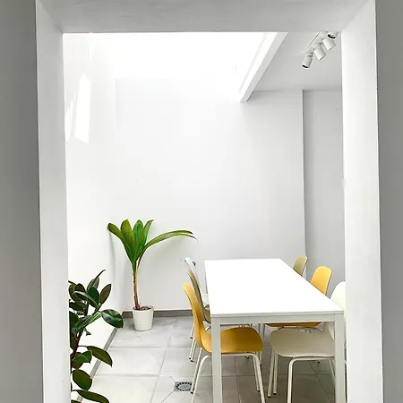 Easy House *