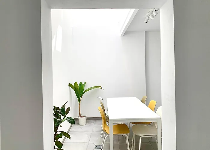 Easy House *